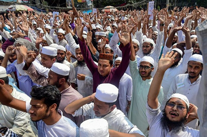 Polisin göstericilere ateş açması ikinci bir protestoya sahne oldu.