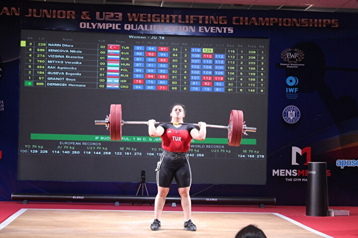 Dilara Narin 76 kiloda Avrupa şampiyonu oldu.