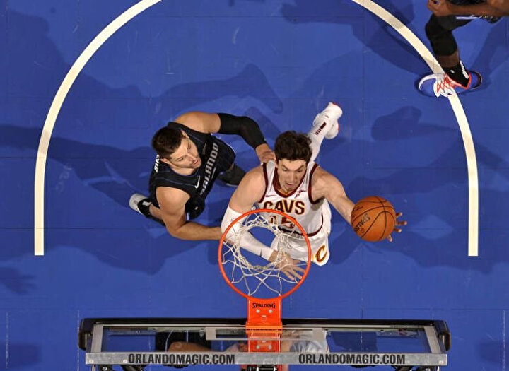 Cedi Osman karşılaşmaya ilk 5'de başladı.