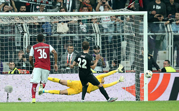 Adem Ljajic 74. dakikada penaltıdan yararlanamadı.