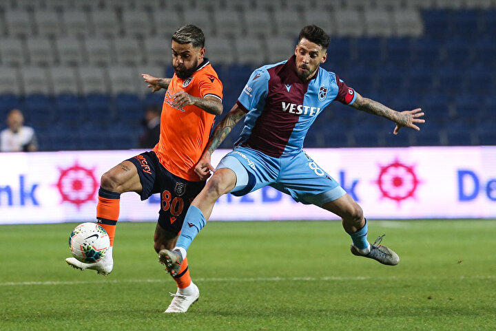 Sosa 9 karşılaşmada 2 gol 1 asist üretti.