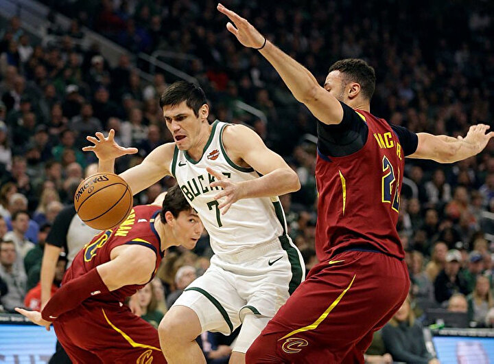 Milwaukee Bucks, Cleveland Cavaliers'ı 129-112 mağlup etti.