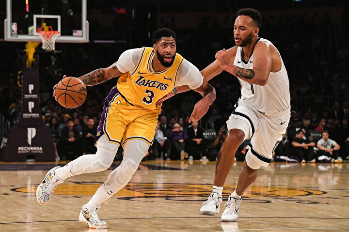 Anthony Davis 40 sayı üretti.