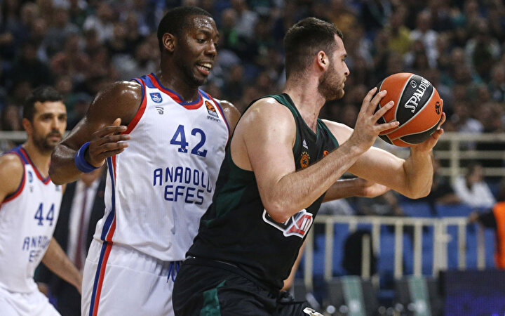 Bryant Dunston mücadeleyi 8 sayıyla tamamladı.