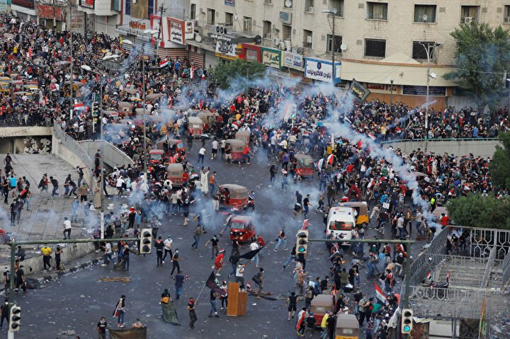 Ambulasların yetersiz olduğu Irak'ta tuk tuklar ambulans görevi görüyor.