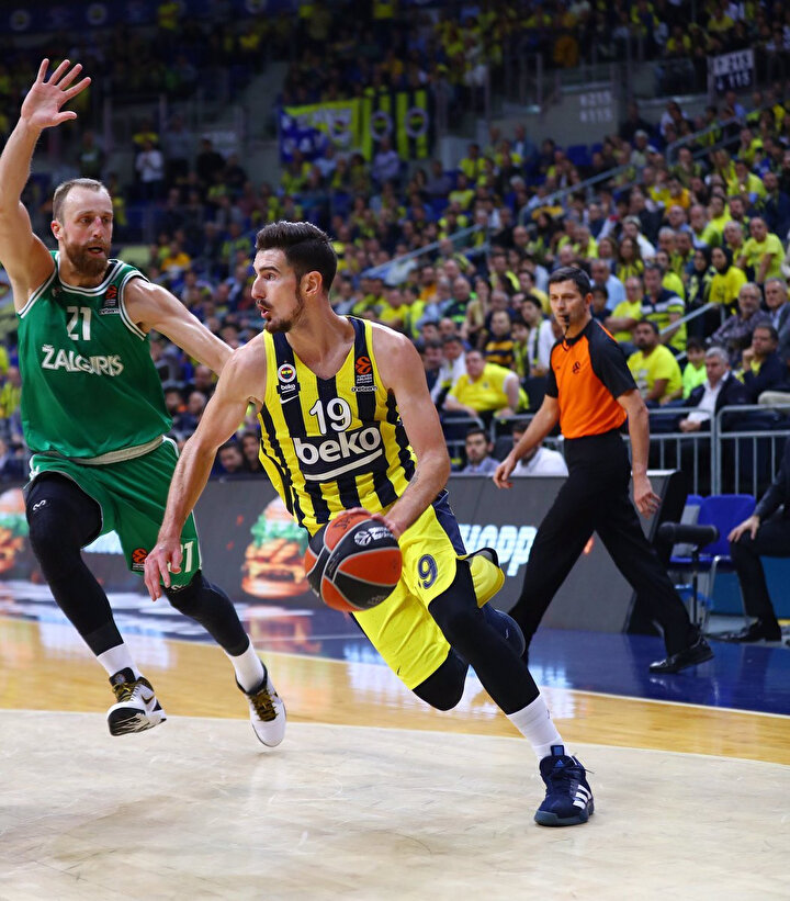 Nando De Colo bu sezon Euroleague'de 22.3 sayı ortalaması tutturdu.