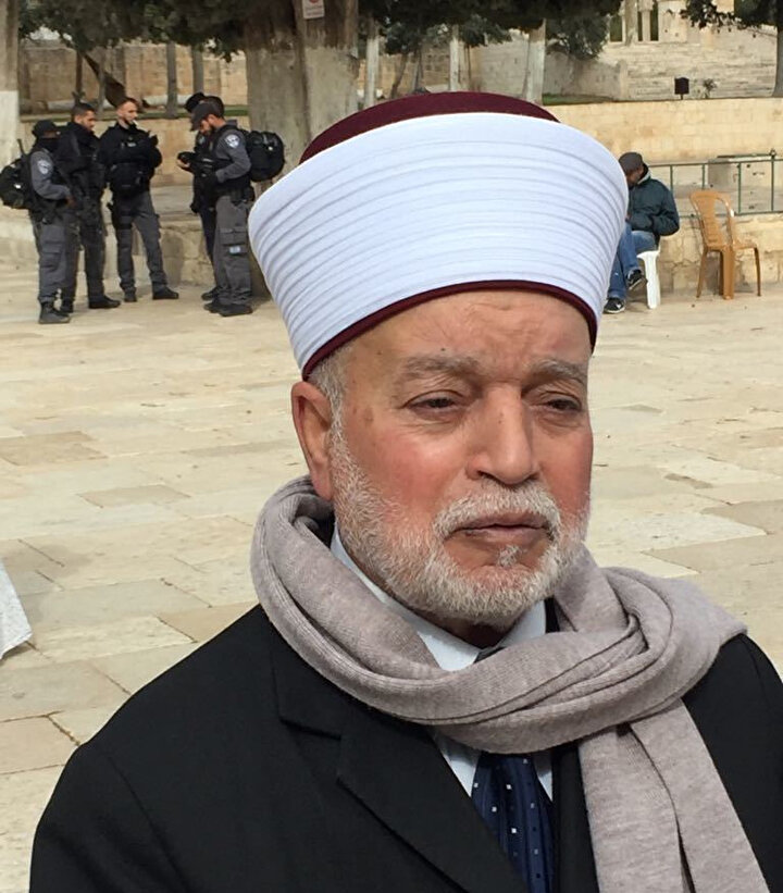 Hüseyin, sıklıkla İsrail askerleri tarafından düzenlenen operasyonlara muhatap oluyor.