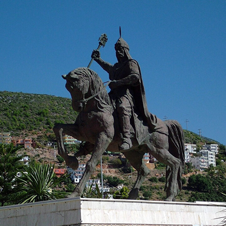 Antalya'ya bağlı Alanya'da bulunan Keykubad Heykeli.