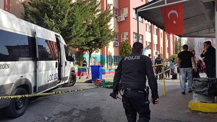 Servisin çarptığı küçük Eylül kurtarılamadı.