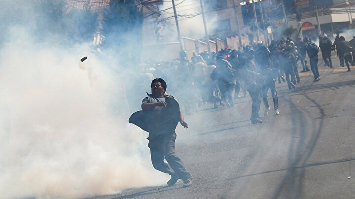 Morales karşıtı bir protestocu
