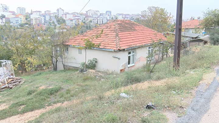İstanbul'un çeşitli yerlerinde görülen sır hayırsever bu kez Tuzla'da ortaya çıktı.