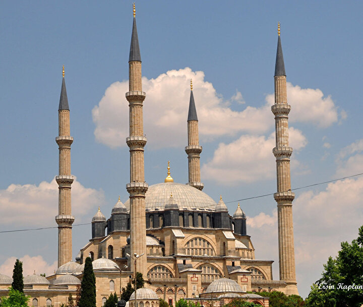 Selimiye Cami Türk - İslam mimarisinin en önemli eserlerinden birisi olarak gösteriliyor.