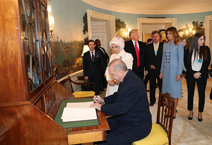 Emine Erdoğan sosyal medyasındaki paylaşımında bu fotoğrafa da yer verdi. DHA