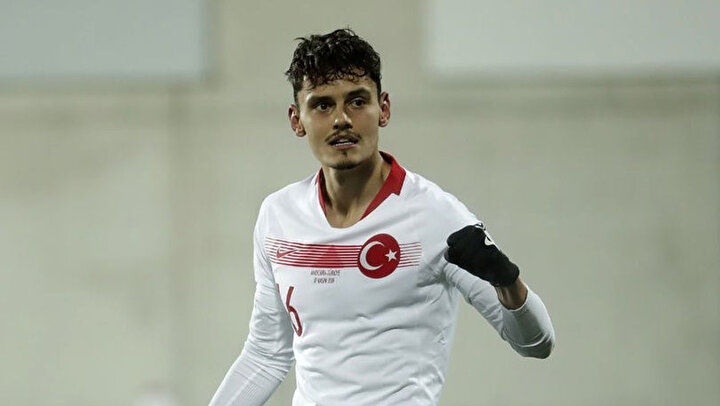 Enes Ünal.