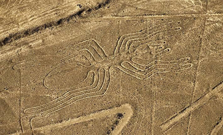 Nazca Çizgileri, 2500 yıllık gizemini korumaya devam ediyor.
