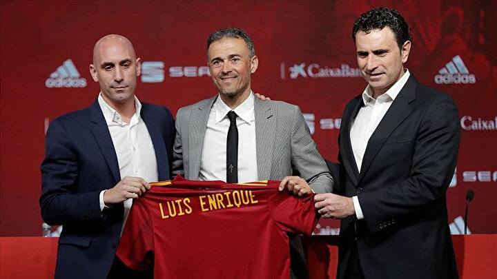 Luis Enrique, İspanya Milli Takımı'na geri döndü.