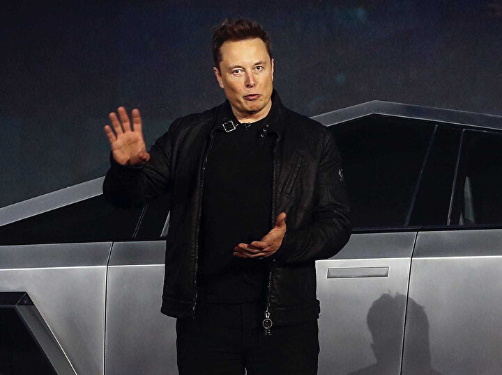 Tesla CEO'su Elon Musk, son olarak duyurduğu Cybertruck için 250 bin ön sipariş topladıklarını söyledi.