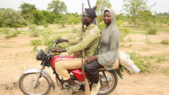 Boko Haram ile savaşan askerlere destek veren ilk kadın olan Gumbi'den sonra pek çok kadın Boko Haram ile mücadelede etkin rol almaya başladı.
