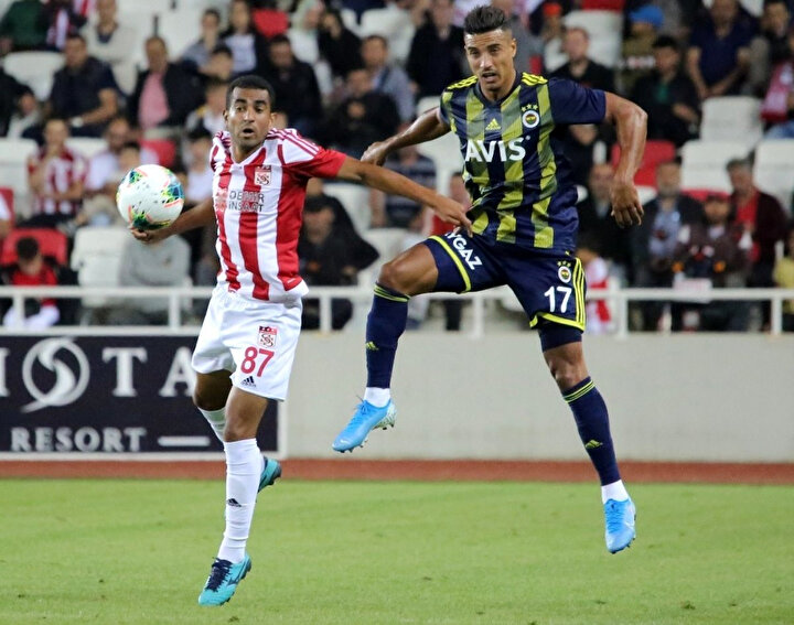 Fenerbahçe geçen sezon Sivasspor ile deplasmanda 0-0 berabere kalmıştı.