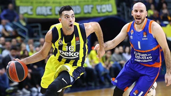Sloukas karşılaşmayı 10 sayı 9 asistle tamamladı.