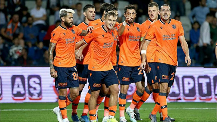 Medipol Başakşehir 17 karşılamada 33 puan topladı.