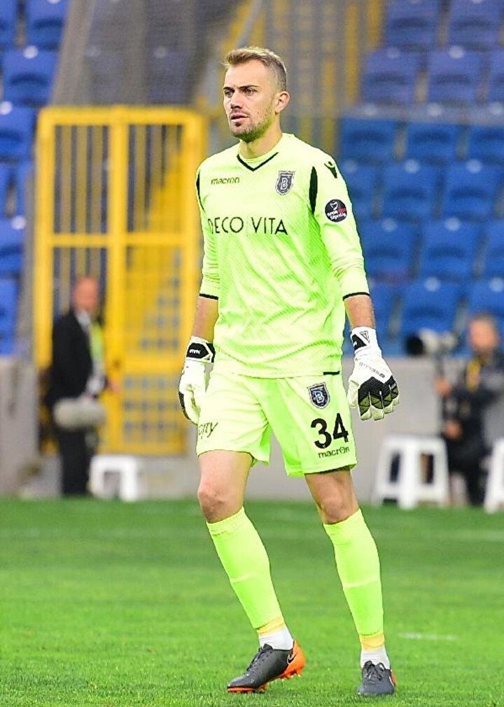 Mert Günok, Visca ile bu sezon en fazla forma giyen futbolcu oldu.
