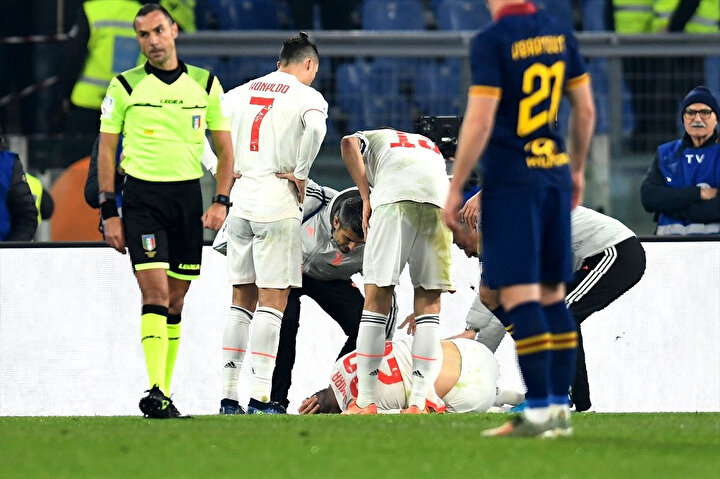 Ronaldo, Merih'in sakatlığı sonrası yanına giden ilk futbolcu oldu.