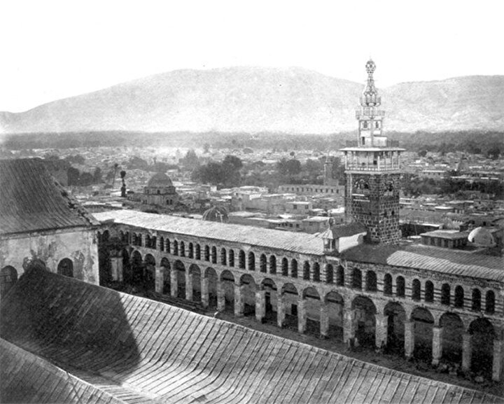 Emevî Camii'nin avlusunun tarihî bir fotoğrafı...
