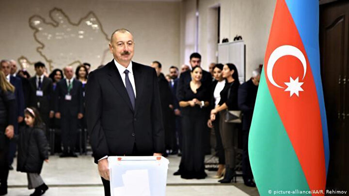 Cumhurbaşkanı İlham Aliyev, 5 Aralık 2019'da parlamentoyu feshederek erken seçim kararı almıştı.