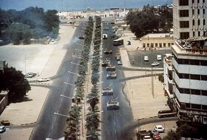 Irak tankları Kuveyt’te. 