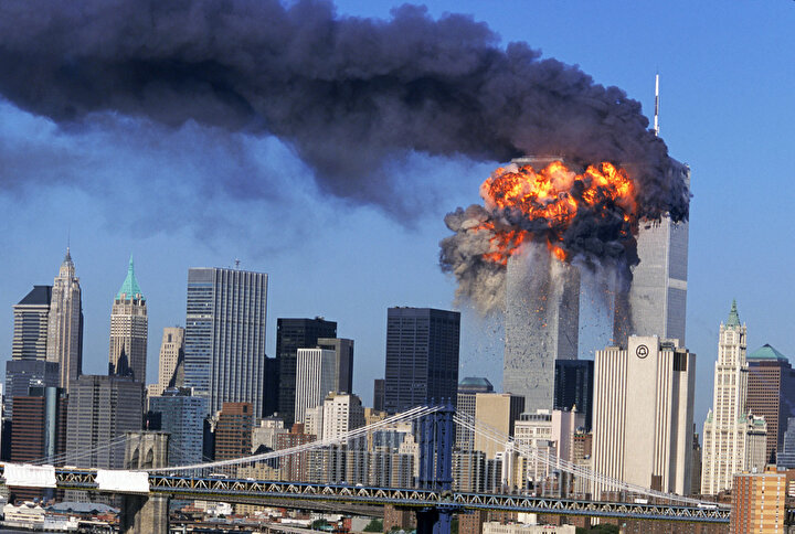 11 Eylül 2001’de Dünya Ticaret Merkezi’ne yapılan saldırı.