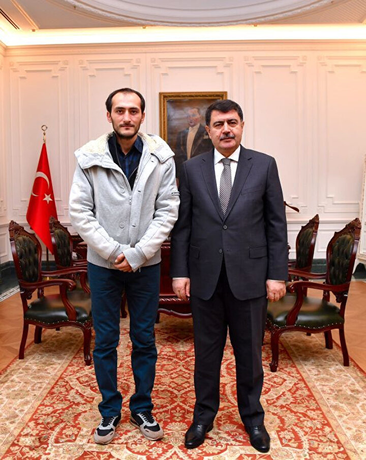Hasan M. ve Vali Vasip Şahin