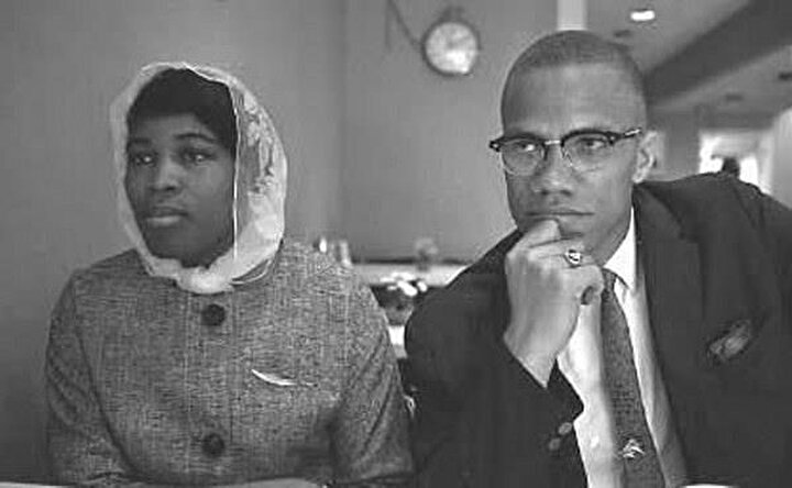 Malcolm X, 1958’de Dr. Betty Sanders ile evlendi.