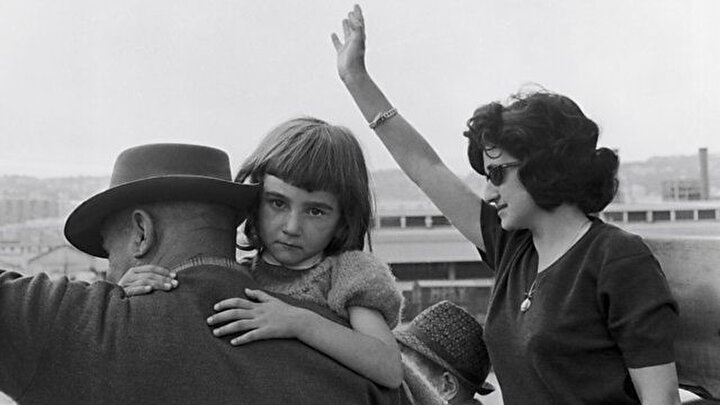 Fransız yerleşimcinin diğer adıyla ''kara ayak''ların 1962’de Cezayir’den Fransa’ya dönüşü.