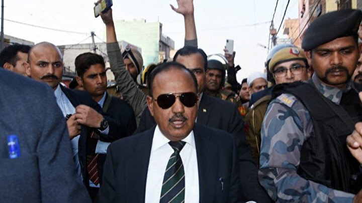 Ulusal Güvenlik Danışmanı Ajit Doval'in şiddet olaylarının yaşandığı bölgeleri ziyareti.