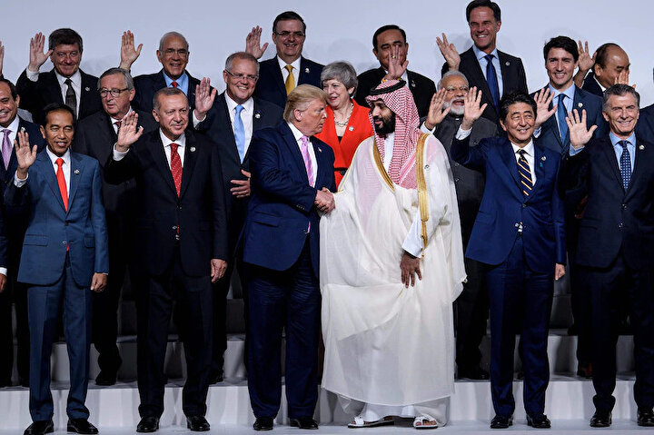 2009'da Japonya'da düzenlenen G20 zirvesinin aile fotoğrafından.