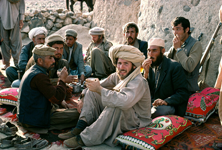 Afganistan'ın güneydoğusu ile Pakistan'ın kuzeydoğusunda yaşayan bir ulus olan Peştunlar.