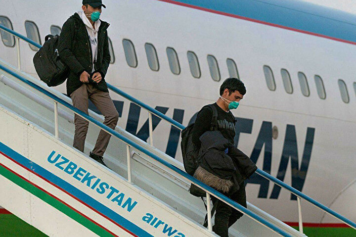 Korona virüsün yayılması sonrası yurtdışındaki Özbekistan vatandaşları da hızla ülkelerine dönmeye başladılar.