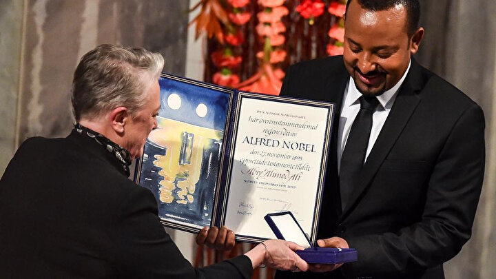 ''Barış ve uluslararası işbirliği yolunda harcadığı çabalardan dolayı'' 2019 Nobel Barış Ödülü'ne layık görülen Etiyopya Başbakanı Abiy Ahmed Ali.