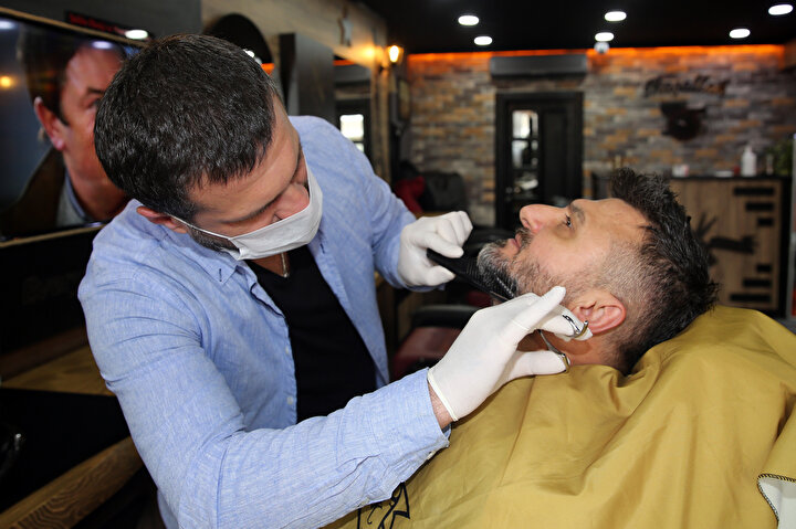 Berber dükkanları İçişleri Bakanlığı'nın genelgesinin ardından kapatılmıştı.