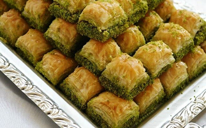 Baklava, Türk, Orta Doğu, Balkan ve Güney Asya mutfaklarında yer etmiş önemli bir hamur tatlısıdır.