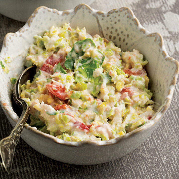 Brüksel lahanalı ton balıklı salata