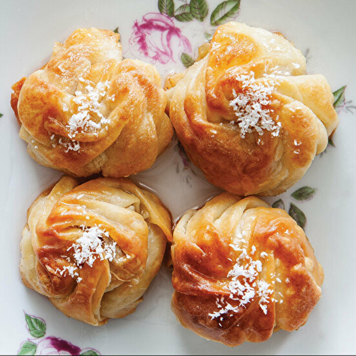 Gül baklava
