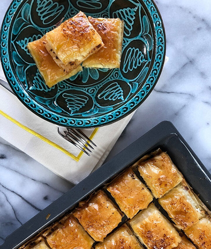 Ballı lorlu baklava