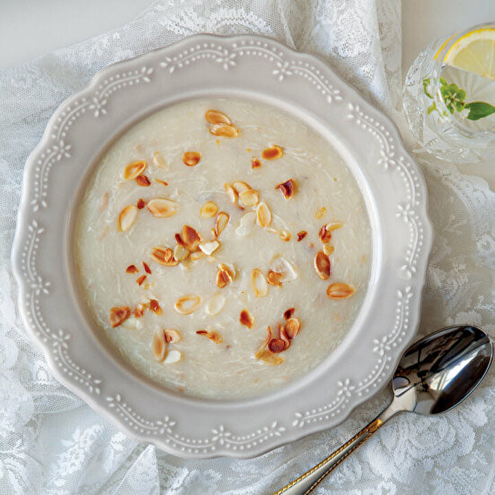 Bademli tavuk çorbası