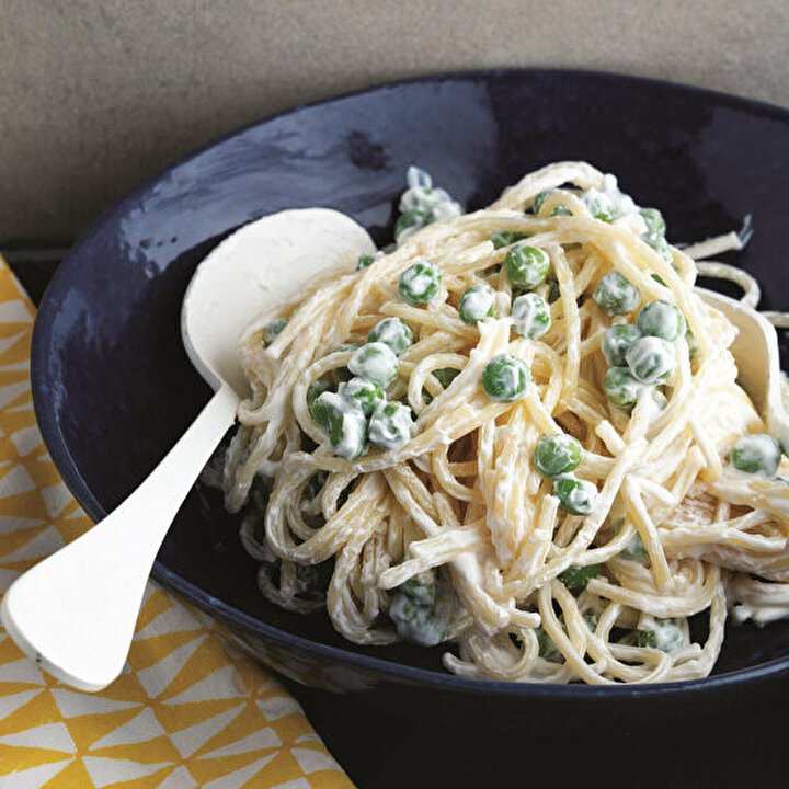 Bezelyeli yoğurtlu spagetti