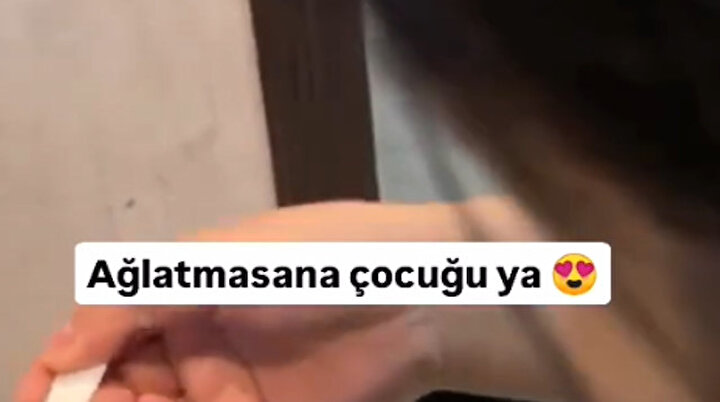 Kardeşim bir şeyler yerken ben 😅