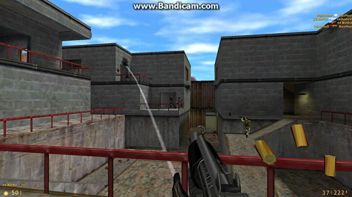 Half Life. Oynanan yere göre bir çok silahın kullanımının yasak olabileceği oyun. Nükleer kurma durumuna hiç girmiyorum zaten, en alt oyuncuların yaptığı şey denebilir.