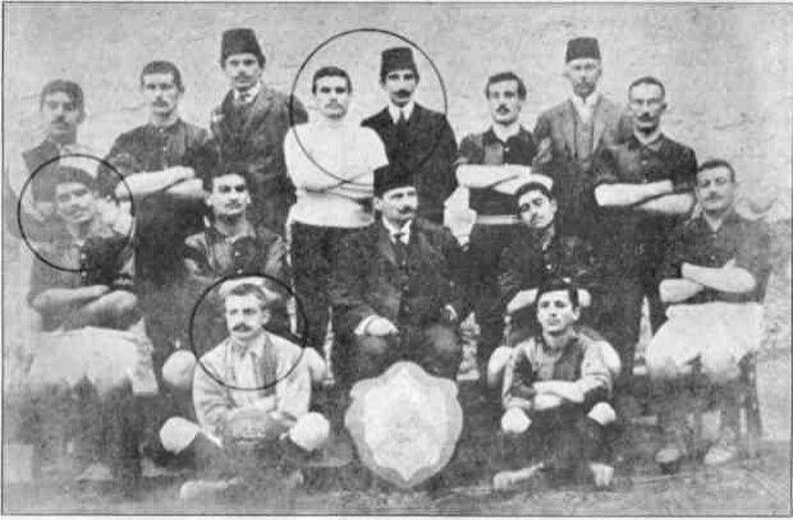 Çanakkale Cephesi'nde resmi kayıtlara göre Galatasaray'ın 23, Fenerbahçe'nin 5 ve Beşiktaş'ın da 2 futbolcusu şehit oldu.
