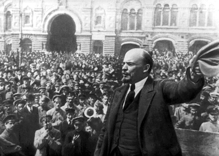 İngiltere ve Fransa, Çanakkale'yi geçemediği için müttefiki Çarlık Rusya'ya yardım edememiş ve Rusya'da koskoca bir rejim son buldu.